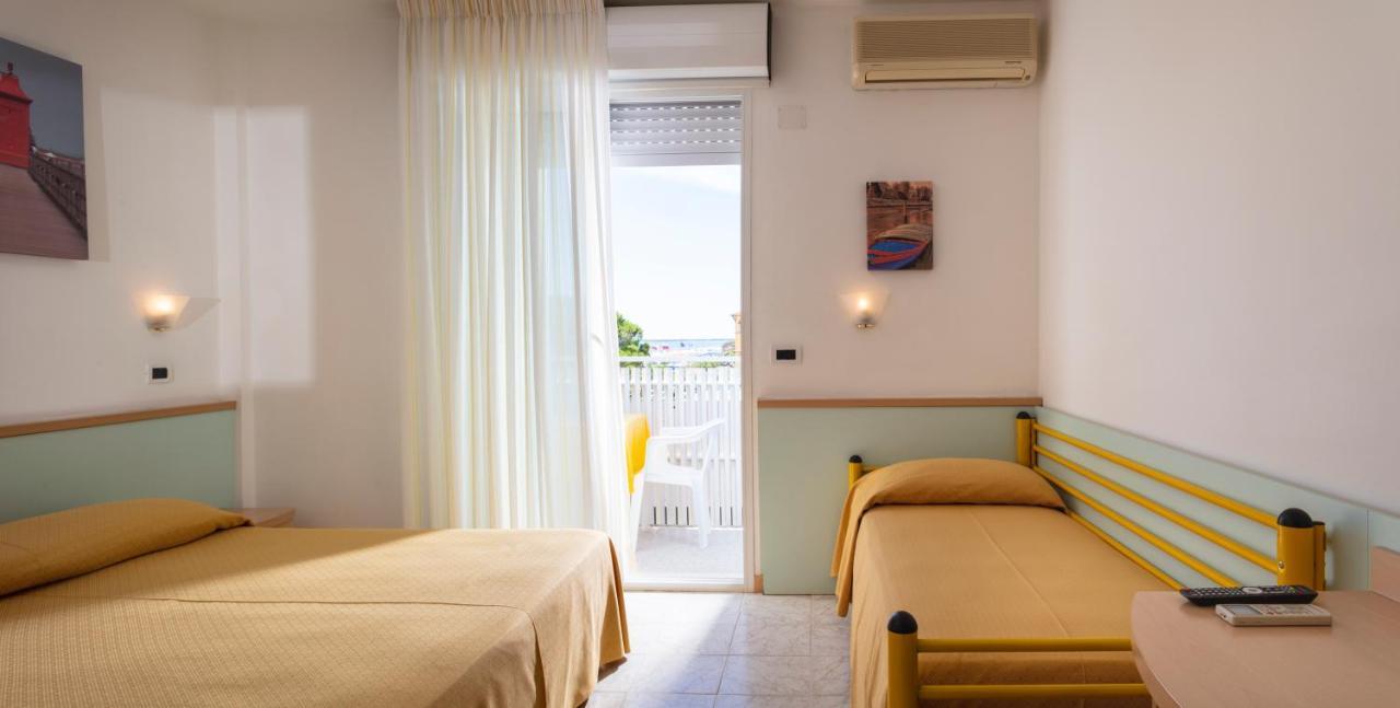 Hotel Pelikan Lignano Sabbiadoro Eksteriør bilde