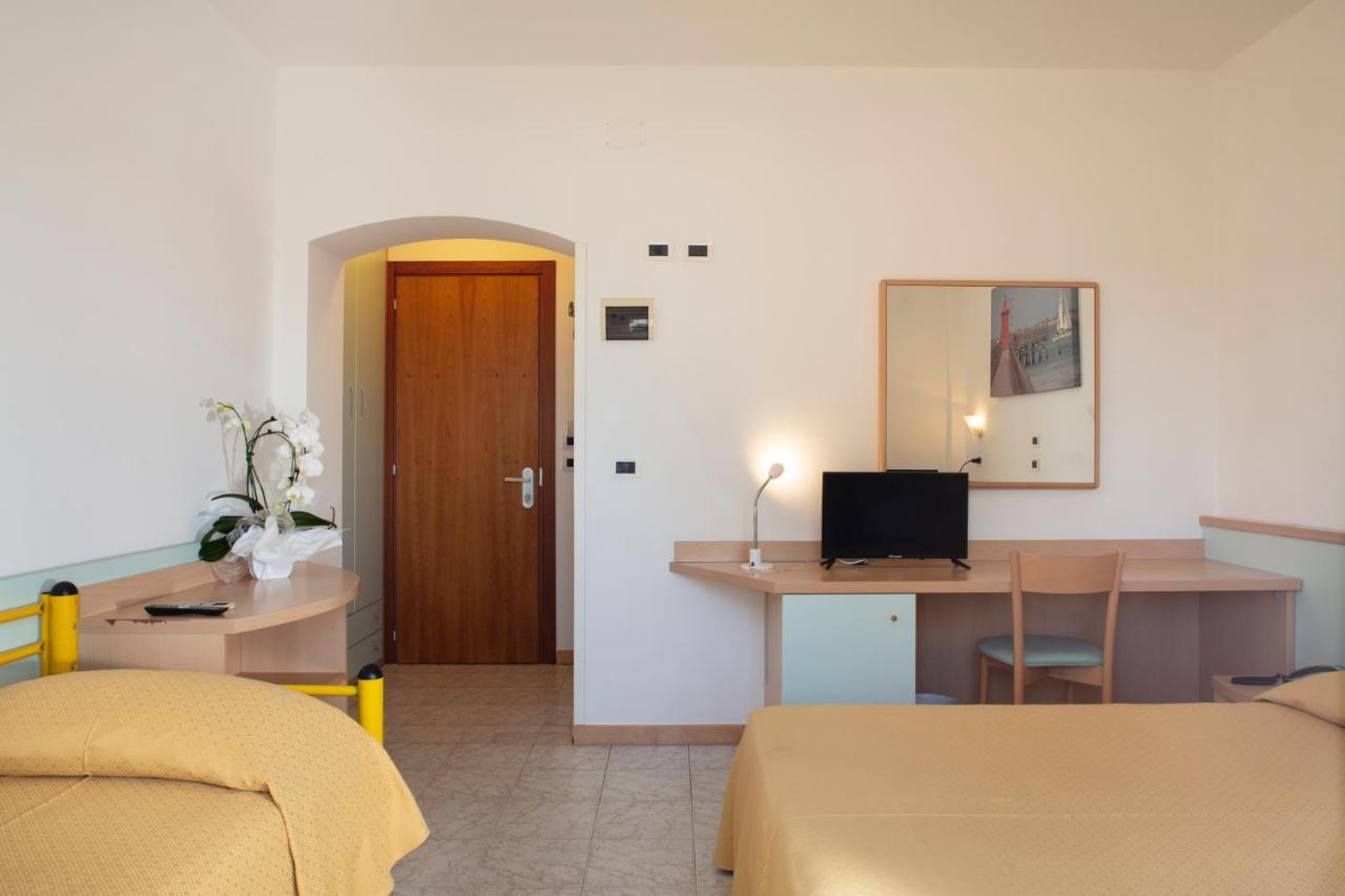 Hotel Pelikan Lignano Sabbiadoro Eksteriør bilde