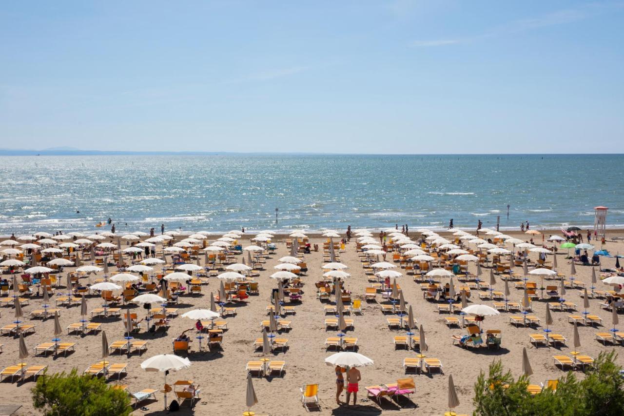 Hotel Pelikan Lignano Sabbiadoro Eksteriør bilde