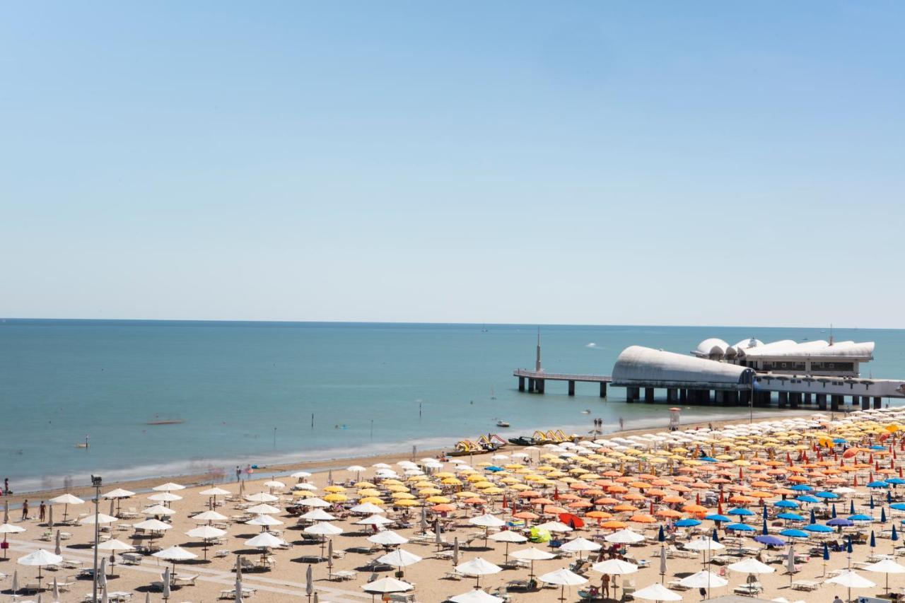 Hotel Pelikan Lignano Sabbiadoro Eksteriør bilde