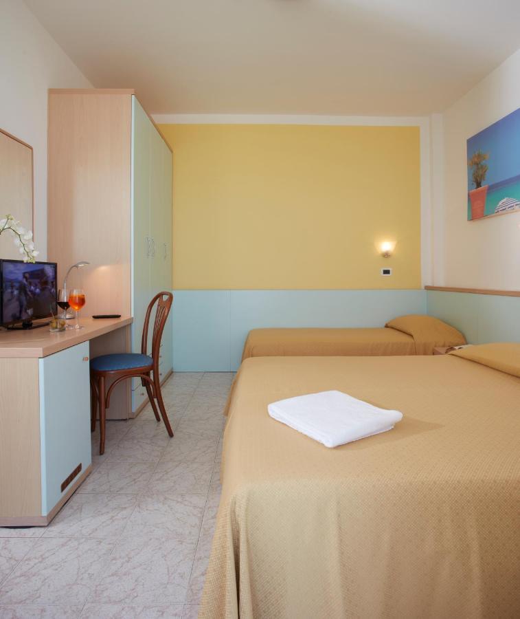 Hotel Pelikan Lignano Sabbiadoro Eksteriør bilde