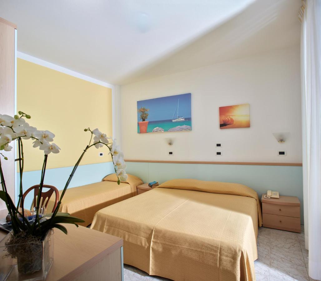 Hotel Pelikan Lignano Sabbiadoro Eksteriør bilde